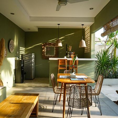 Kiki Village Bathtub And Living Room Canggu  Exterior photo