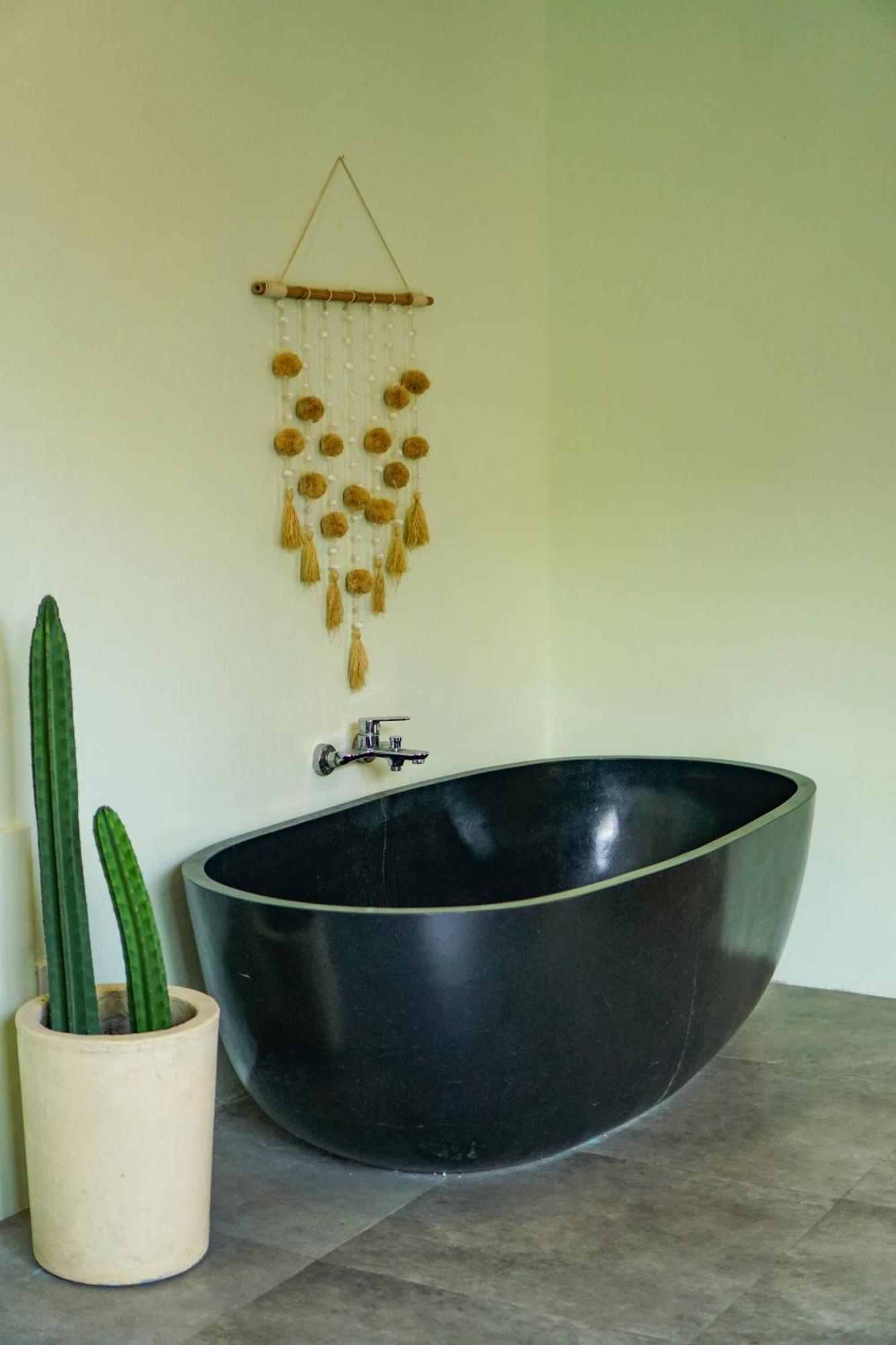 Kiki Village Bathtub And Living Room Canggu  Exterior photo