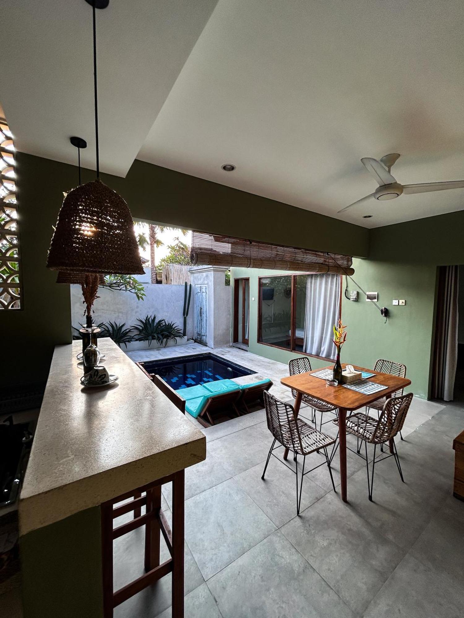 Kiki Village Bathtub And Living Room Canggu  Exterior photo