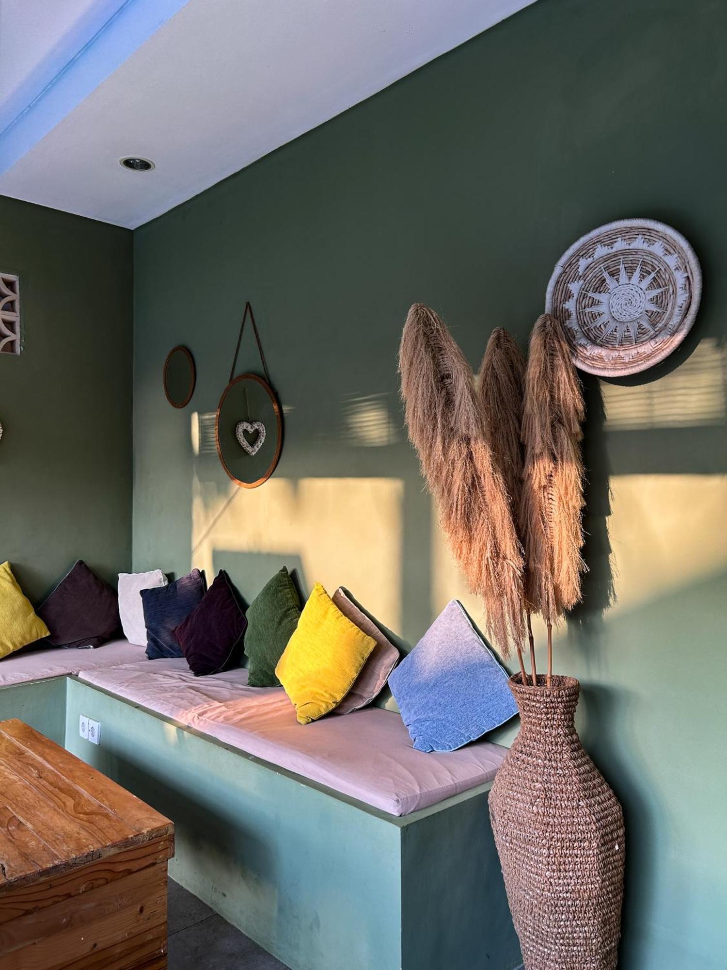 Kiki Village Bathtub And Living Room Canggu  Exterior photo