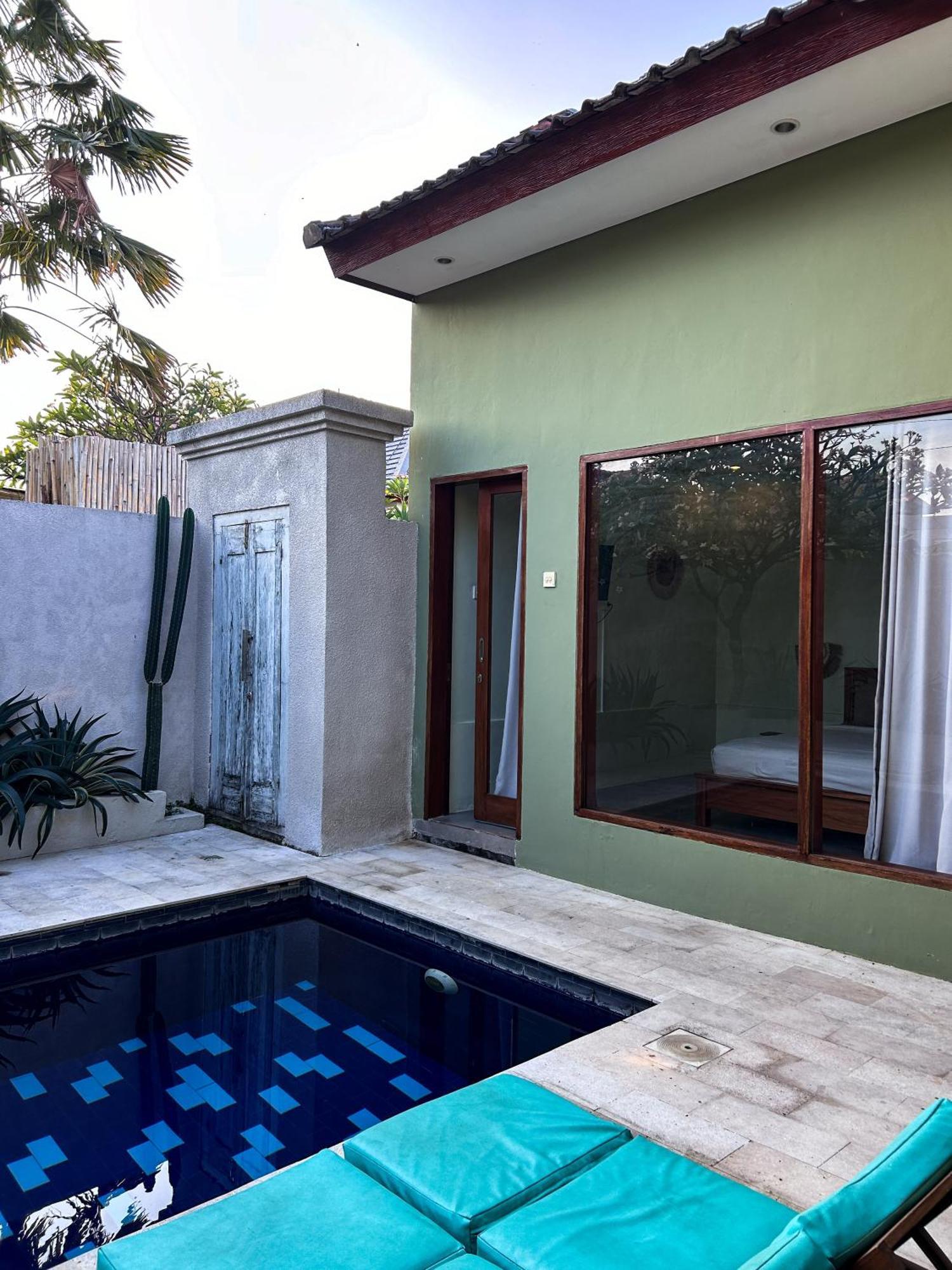 Kiki Village Bathtub And Living Room Canggu  Exterior photo